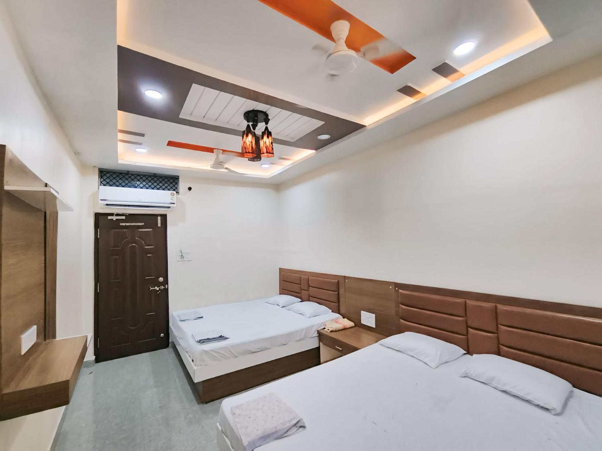 Shree Trilokeshwar Guesthouse ウッジャイン エクステリア 写真