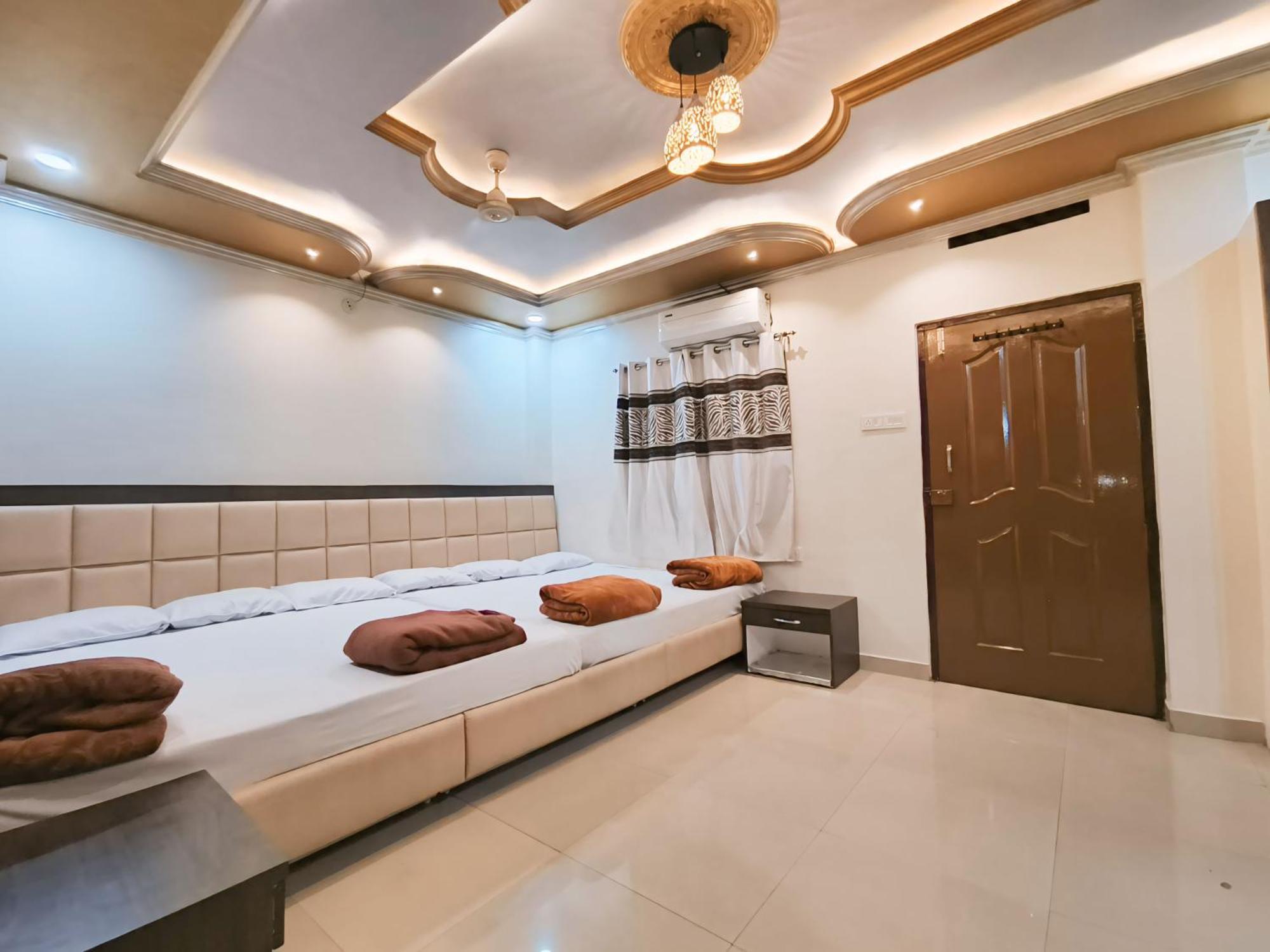 Shree Trilokeshwar Guesthouse ウッジャイン エクステリア 写真